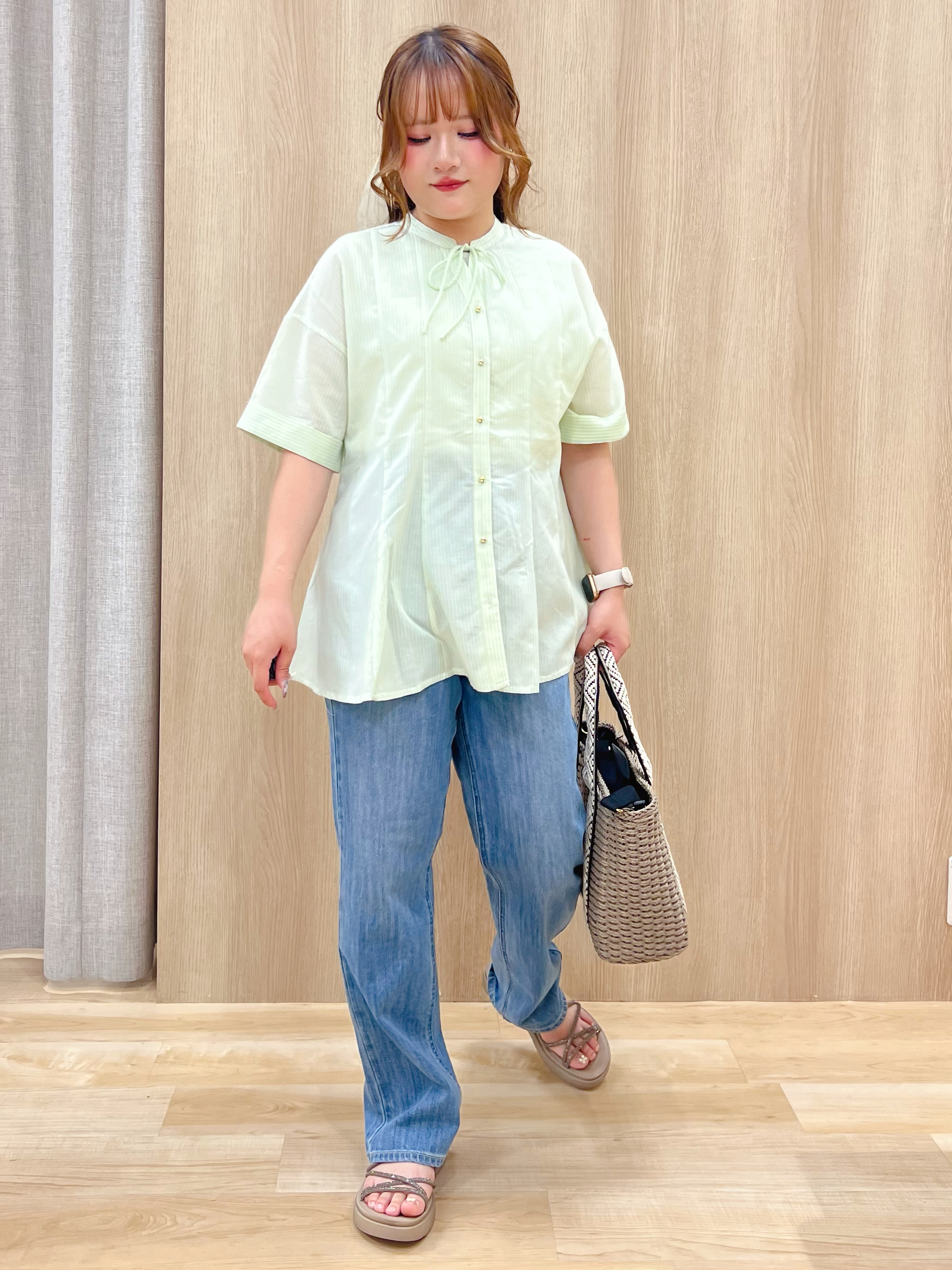 みことさんの「grove｜【洗濯機OK・ひんやり】さらっと軽やか、夏のフレアシャツ」を使ったコーディネート