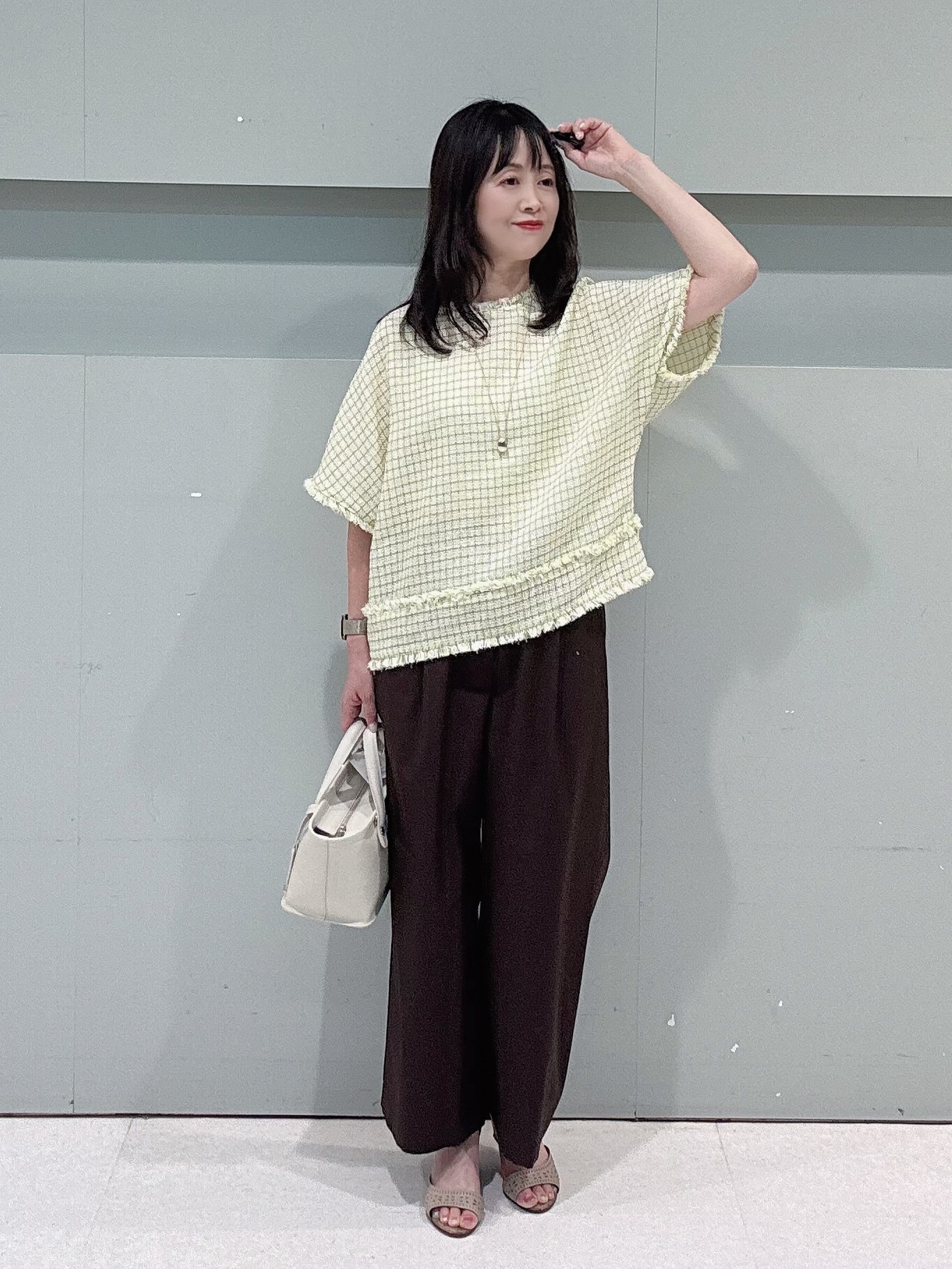 makiさんの「UNTITLED｜ファンシーツイードブラウス」を使ったコーディネート