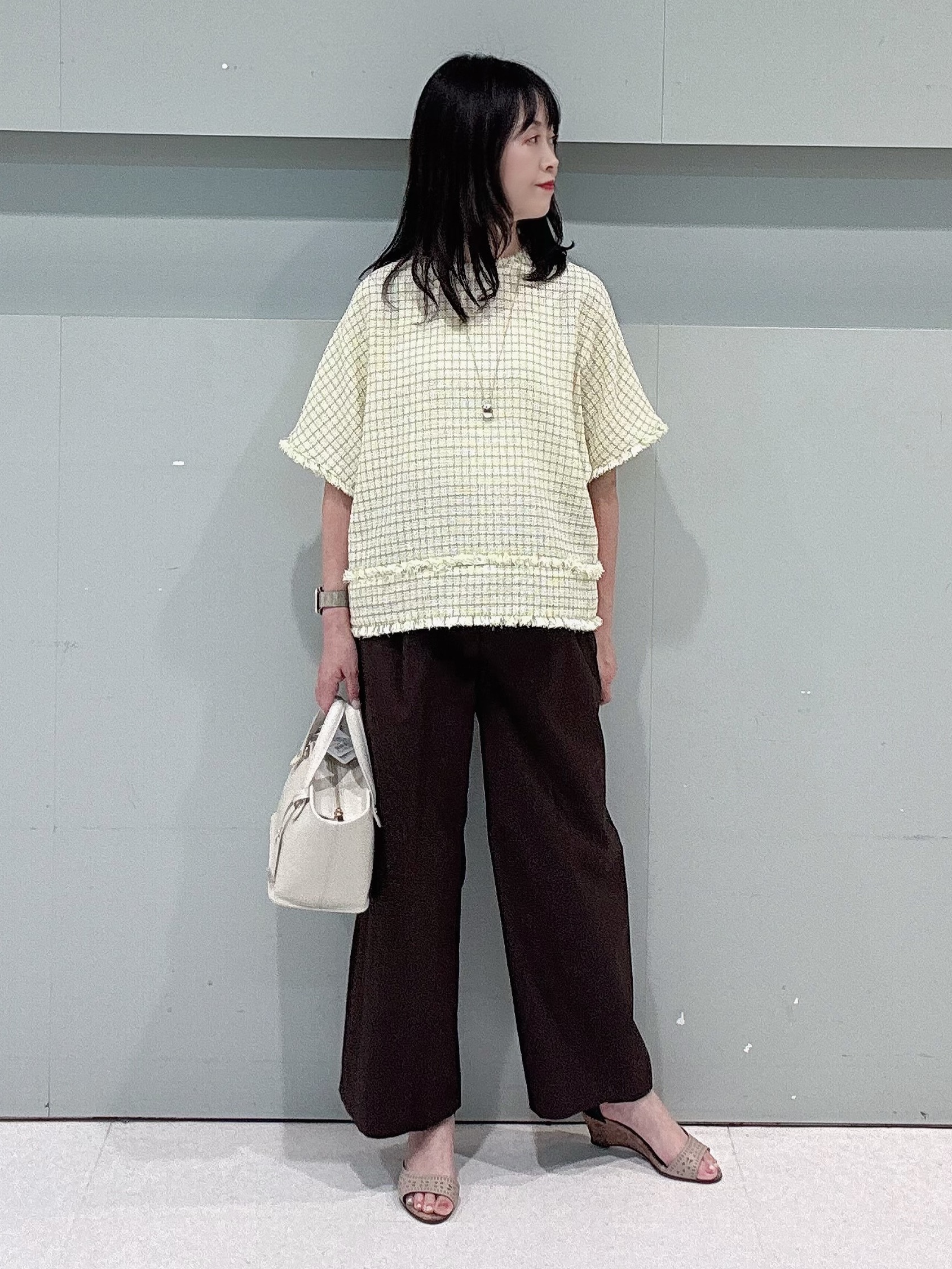 makiさんの「UNTITLED｜ファンシーツイードブラウス」を使ったコーディネート