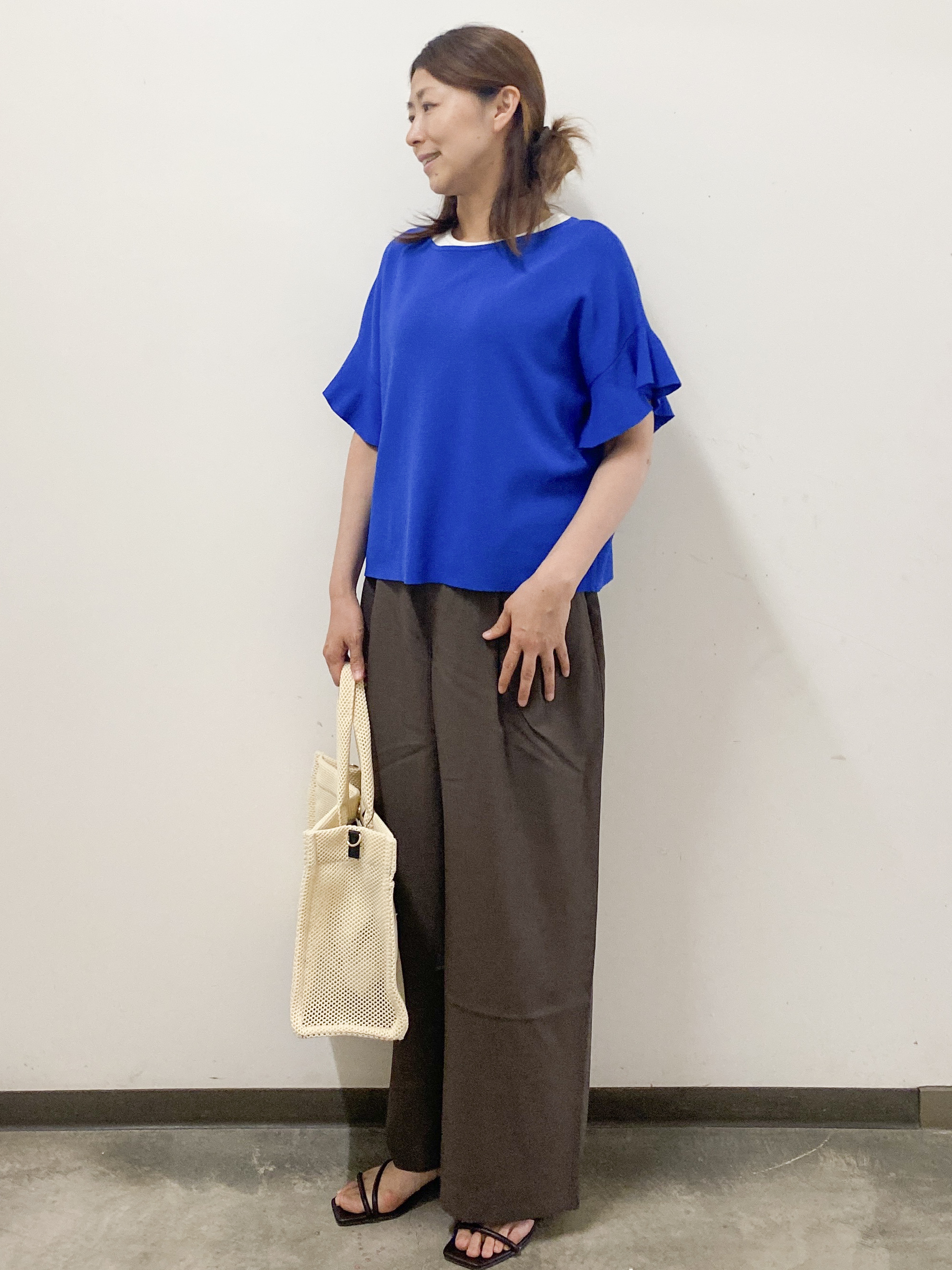 miさんの「index｜【UV／遮熱性】フリルスリーブニット《7col／洗濯機OK》」を使ったコーディネート