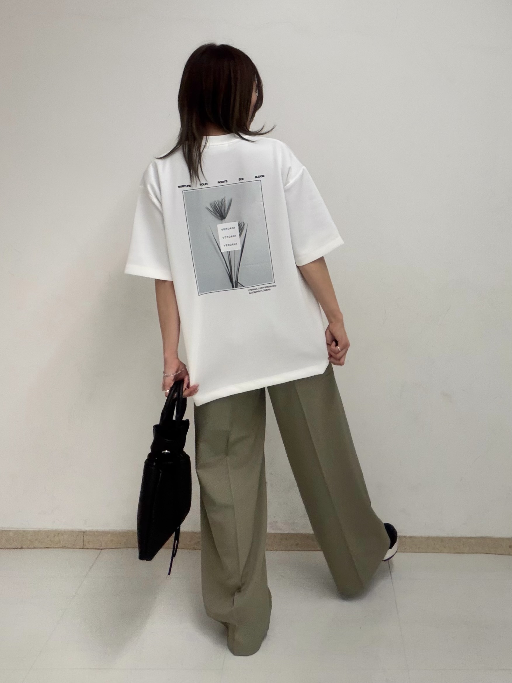 nori さんの「tk.TAKEO KIKUCHI｜バックブルームTシャツ」を使ったコーディネート