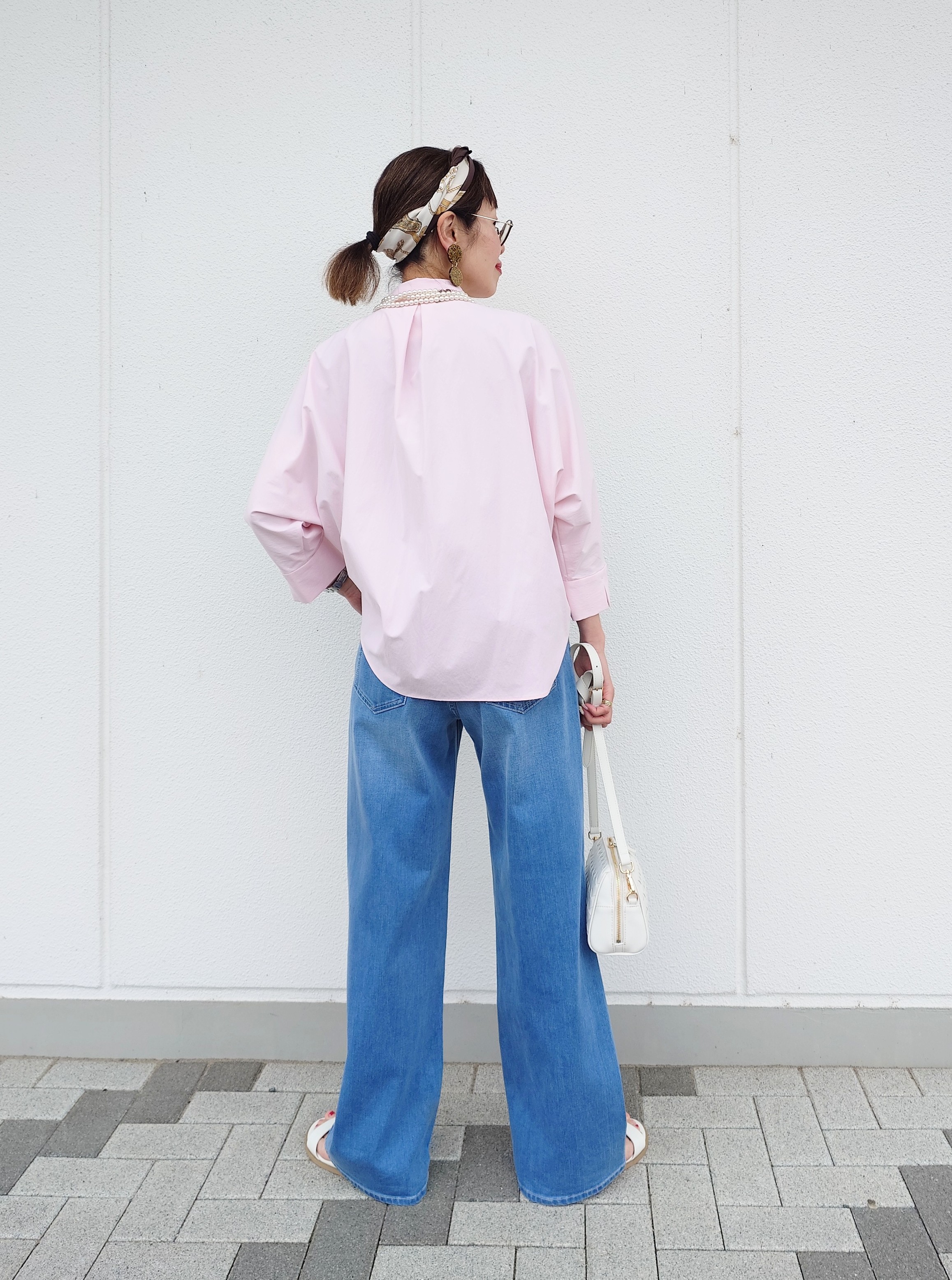 MUTSUKOさんの「UNTITLED｜【接触冷感/吸水速乾/UVカット】ドルマンスリーブシャツ」を使ったコーディネート