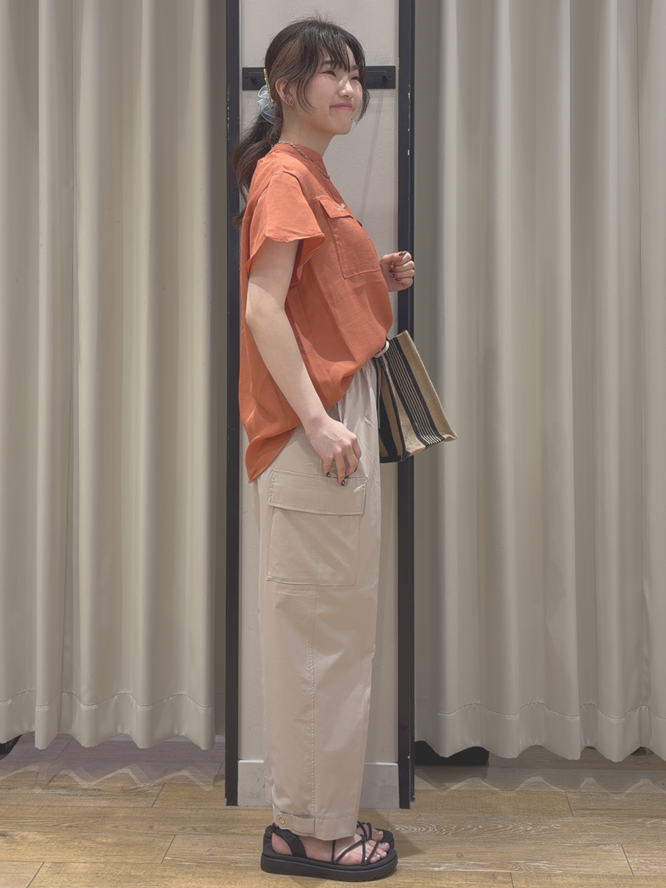 RUKAさんの「grove｜【洗濯機OK・ひんやり/SETUP可】シワになりにくい、フレアスリーブブラウス」を使ったコーディネート