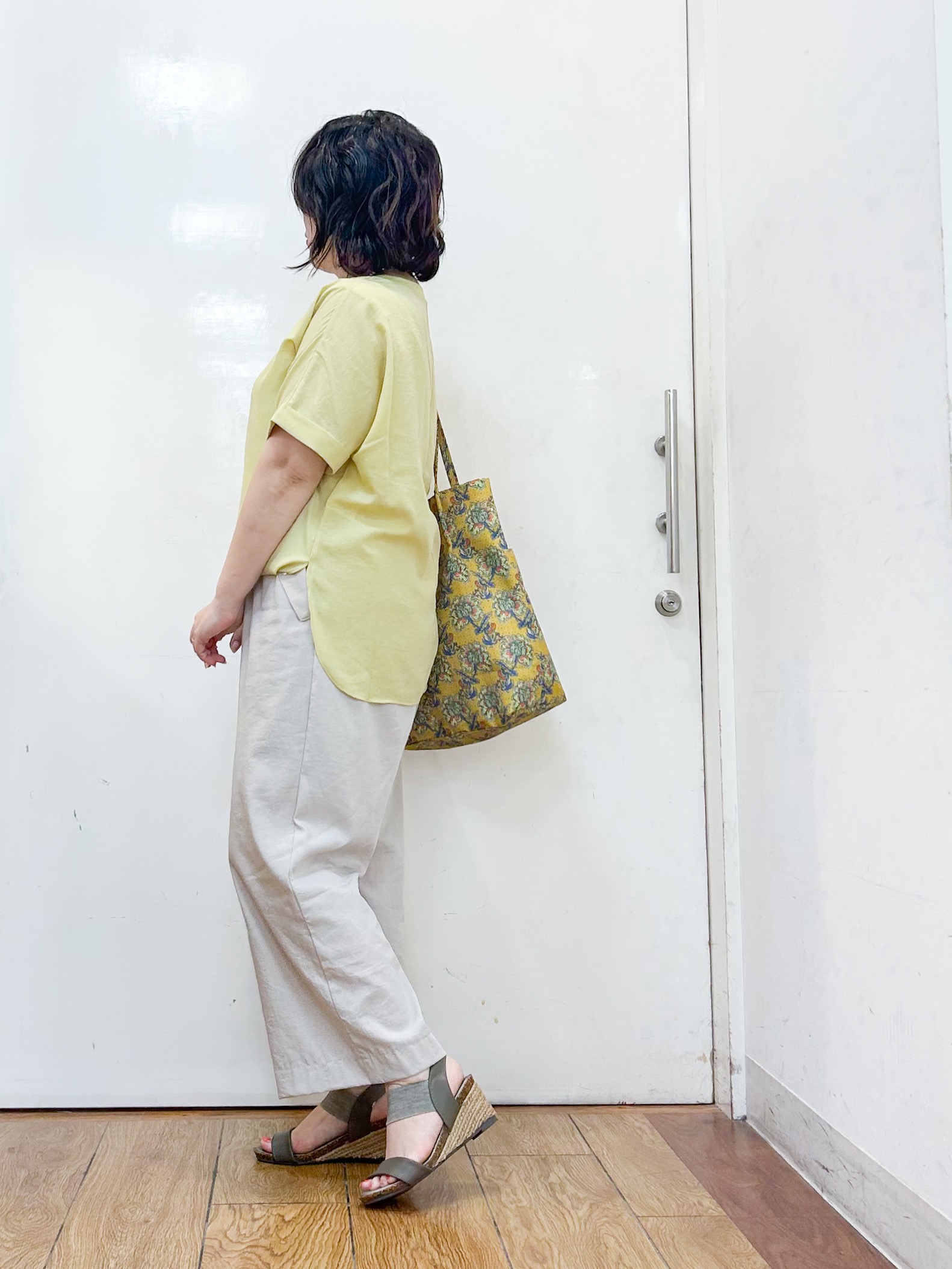 haruさんの「SHOO･LA･RUE｜【ひんやり/着丈選べる/体型カバー】洗濯後しわになりにくい さらさらドルマンブラウス」を使ったコーディネート