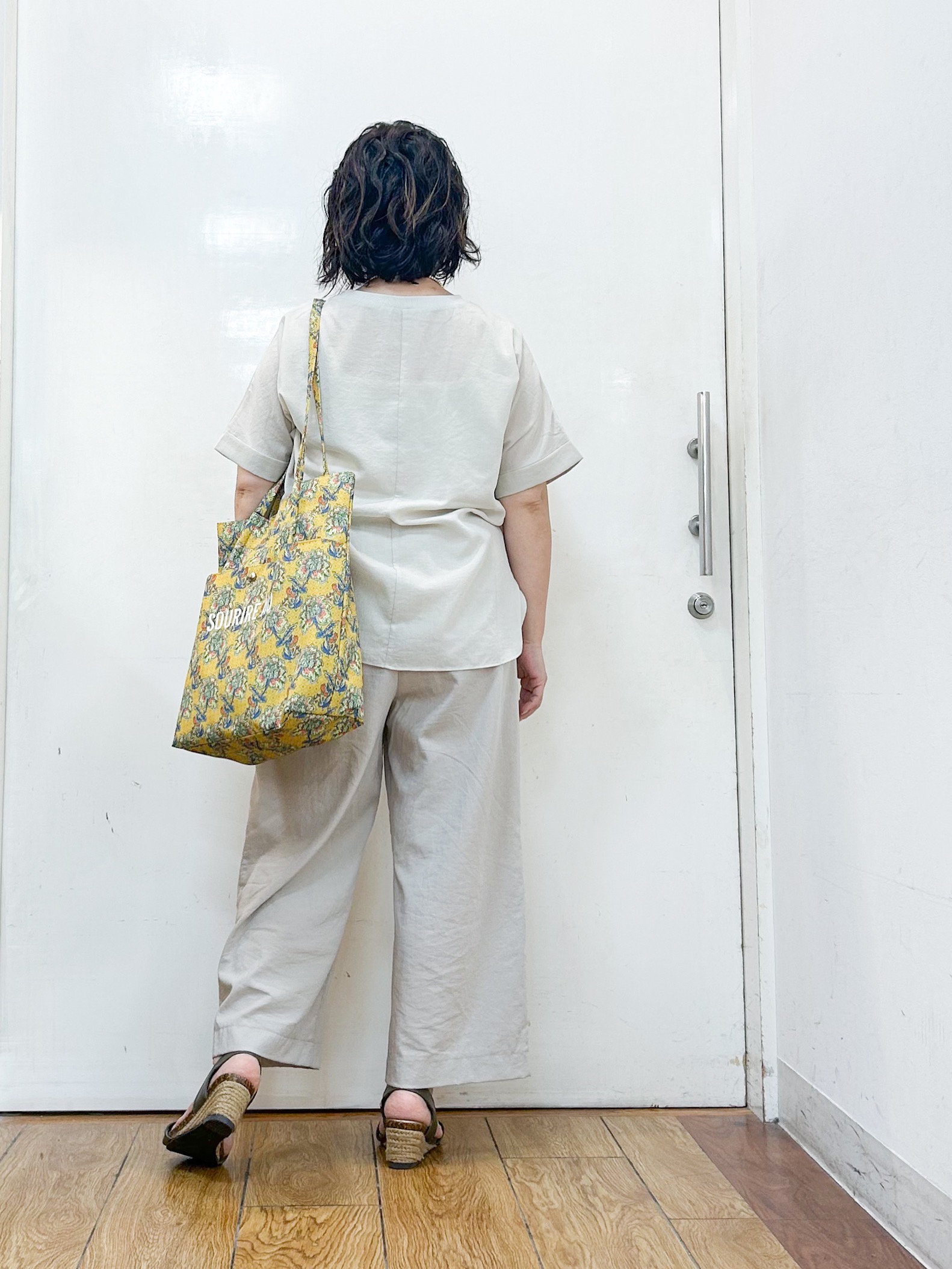 haruさんの「SHOO･LA･RUE｜【ひんやり/着丈選べる/体型カバー】洗濯後しわになりにくい さらさらドルマンブラウス」を使ったコーディネート