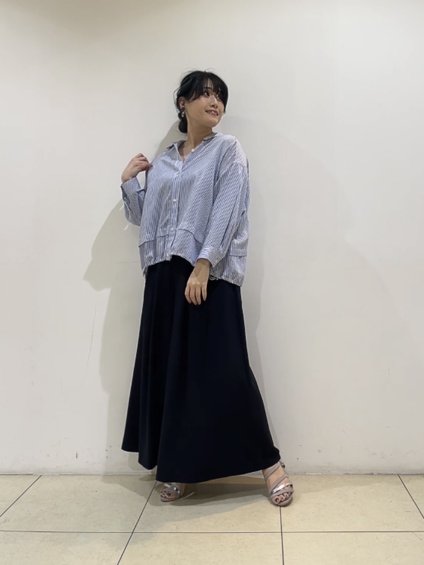 watanabeさんの「UNTITLED｜【接触冷感／洗える／2WAY】ドロスト付 シアーシャンブレーシャツ」を使ったコーディネート