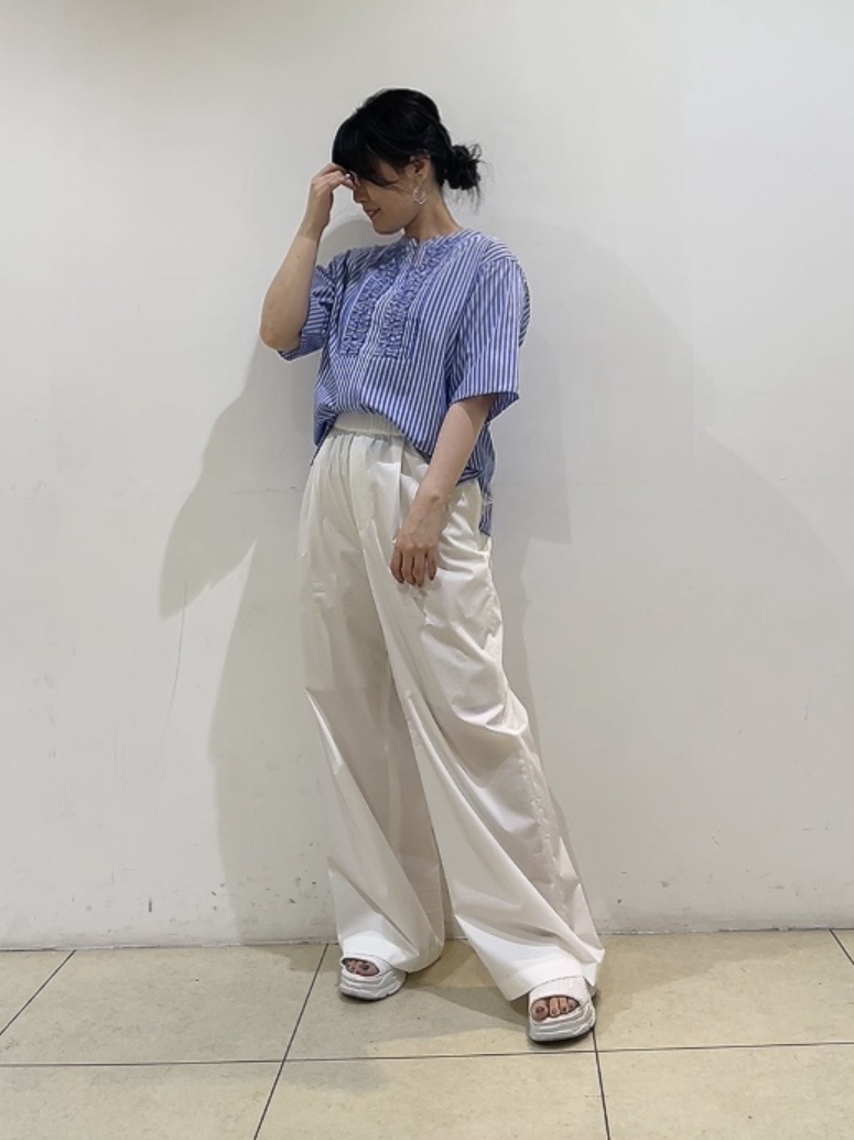 watanabeさんの「UNTITLED｜【UVケア／吸汗速乾／着映え】フリルピンタックブラウス」を使ったコーディネート