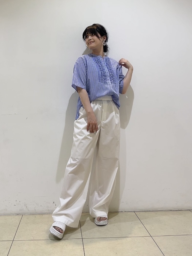 watanabeさんの「UNTITLED｜【UVケア／吸汗速乾／着映え】フリルピンタックブラウス」を使ったコーディネート