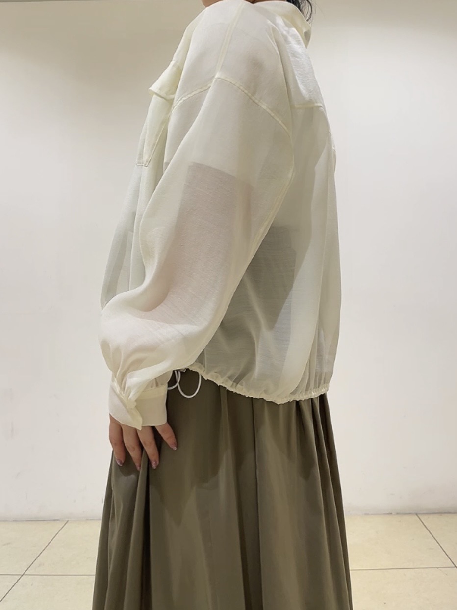 watanabeさんの「UNTITLED｜【トレンド／2WAY】裾ドロスト付きシアーブラウスブルゾン」を使ったコーディネート