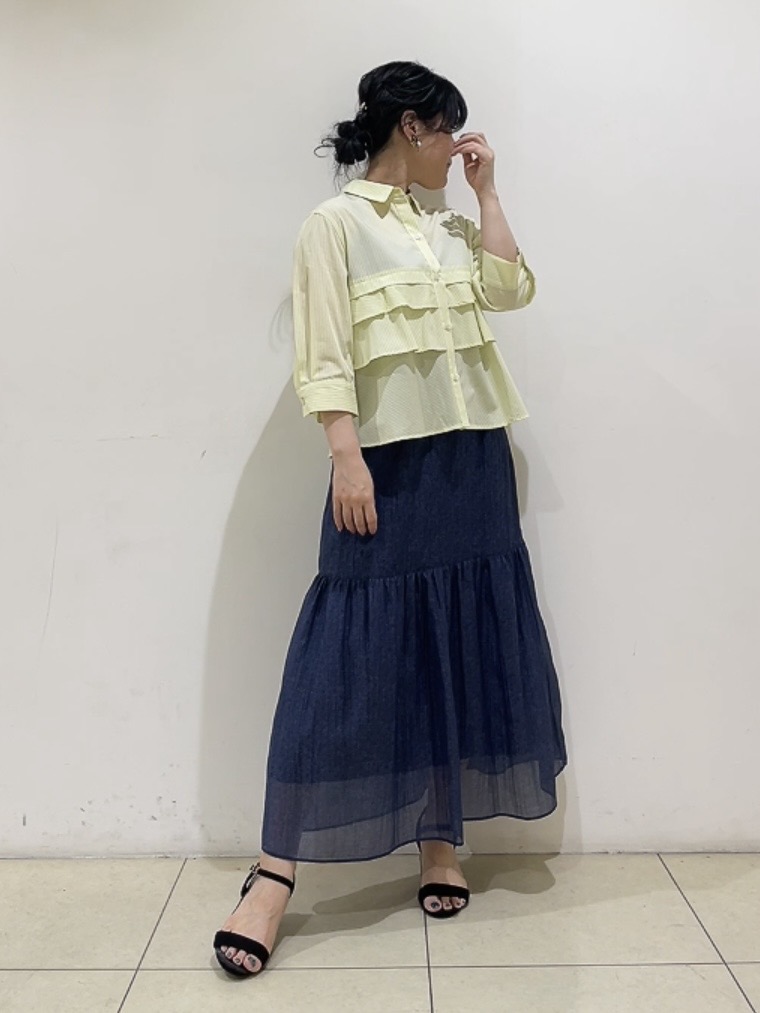 watanabeさんの「UNTITLED｜【UVケア／吸汗速乾／着映え】ティアードストライプシャツ」を使ったコーディネート