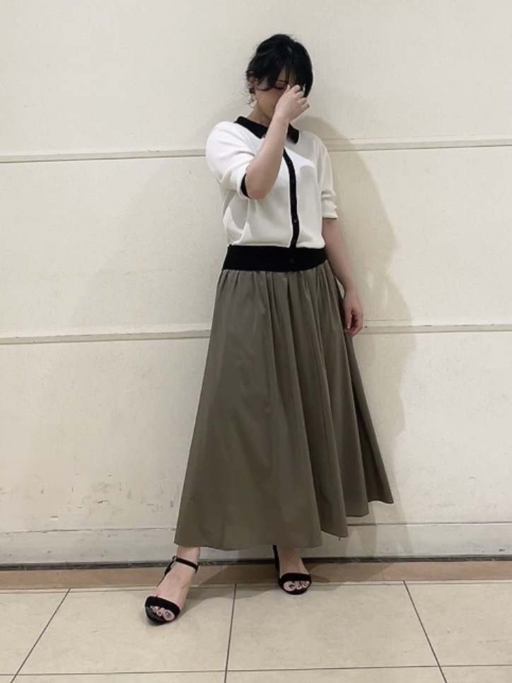 watanabeさんの「UNTITLED｜【バイカラー】衿付きシャツ風ニット」を使ったコーディネート