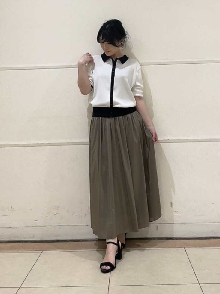 watanabeさんの「UNTITLED｜【バイカラー】衿付きシャツ風ニット」を使ったコーディネート