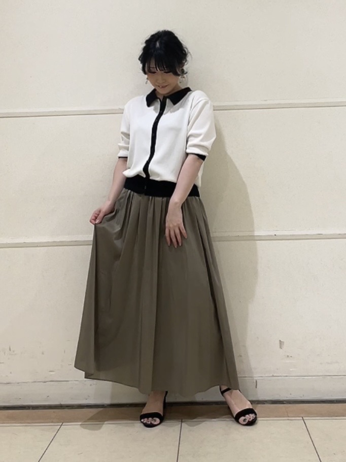 watanabeさんの「UNTITLED｜【バイカラー】衿付きシャツ風ニット」を使ったコーディネート