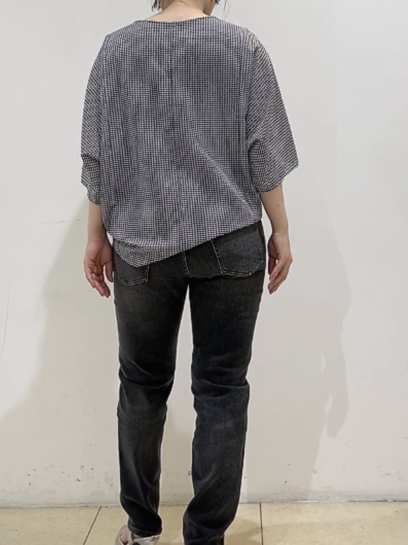 watanabeさんの「UNTITLED｜【体型カバー】サッカーチェックドルマントップス」を使ったコーディネート