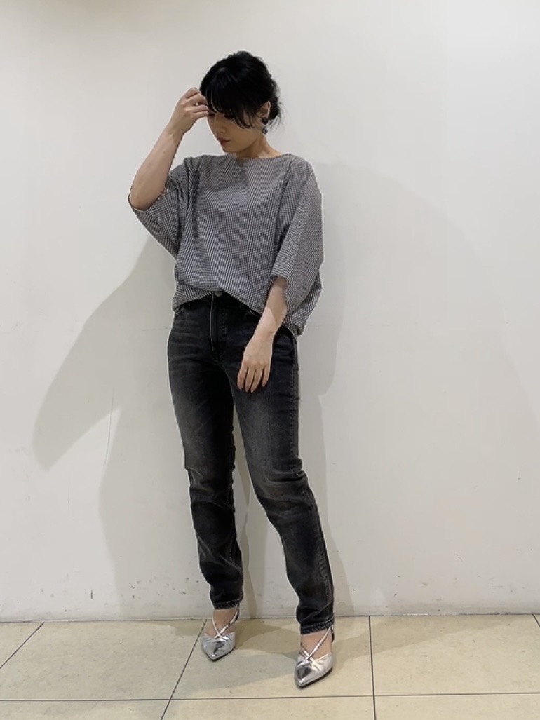 watanabeさんの「UNTITLED｜【体型カバー】サッカーチェックドルマントップス」を使ったコーディネート
