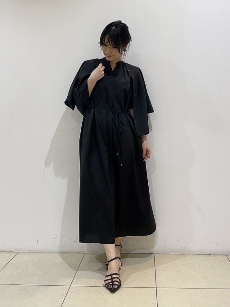 watanabeさんの「UNTITLED｜【撥水／UVカット】タックデザインブラウス」を使ったコーディネート