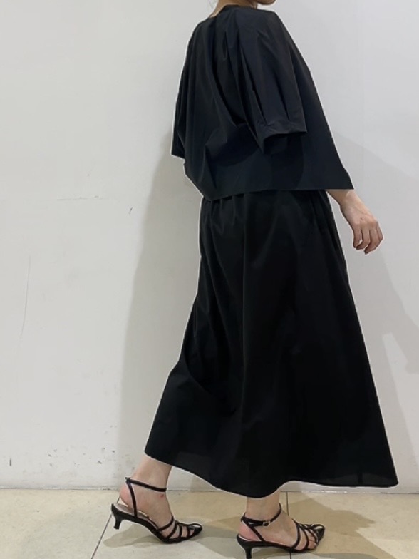 watanabeさんの「UNTITLED｜【撥水／UVカット】タックデザインブラウス」を使ったコーディネート