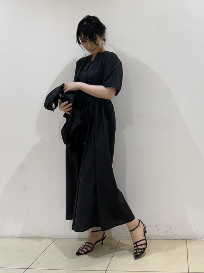 watanabeさんの「UNTITLED｜【撥水／UVカット】タックデザインブラウス」を使ったコーディネート