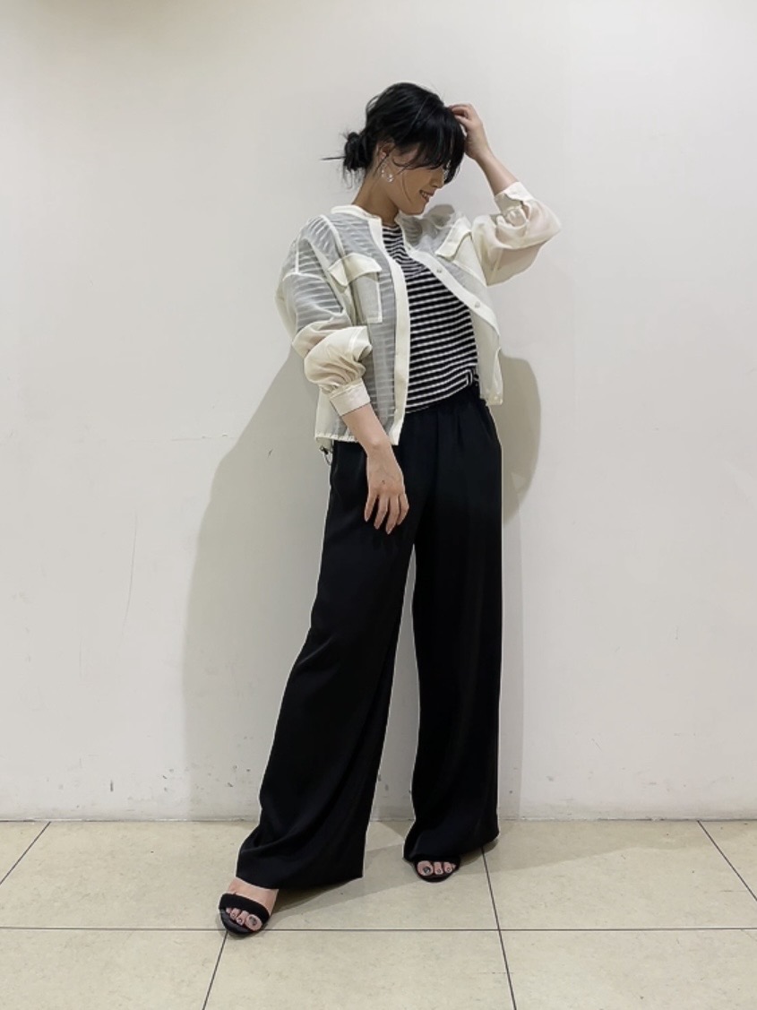 watanabeさんの「UNTITLED｜【トレンド／2WAY】裾ドロスト付きシアーブラウスブルゾン」を使ったコーディネート