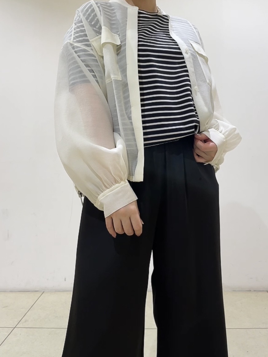 watanabeさんの「UNTITLED｜【トレンド／2WAY】裾ドロスト付きシアーブラウスブルゾン」を使ったコーディネート