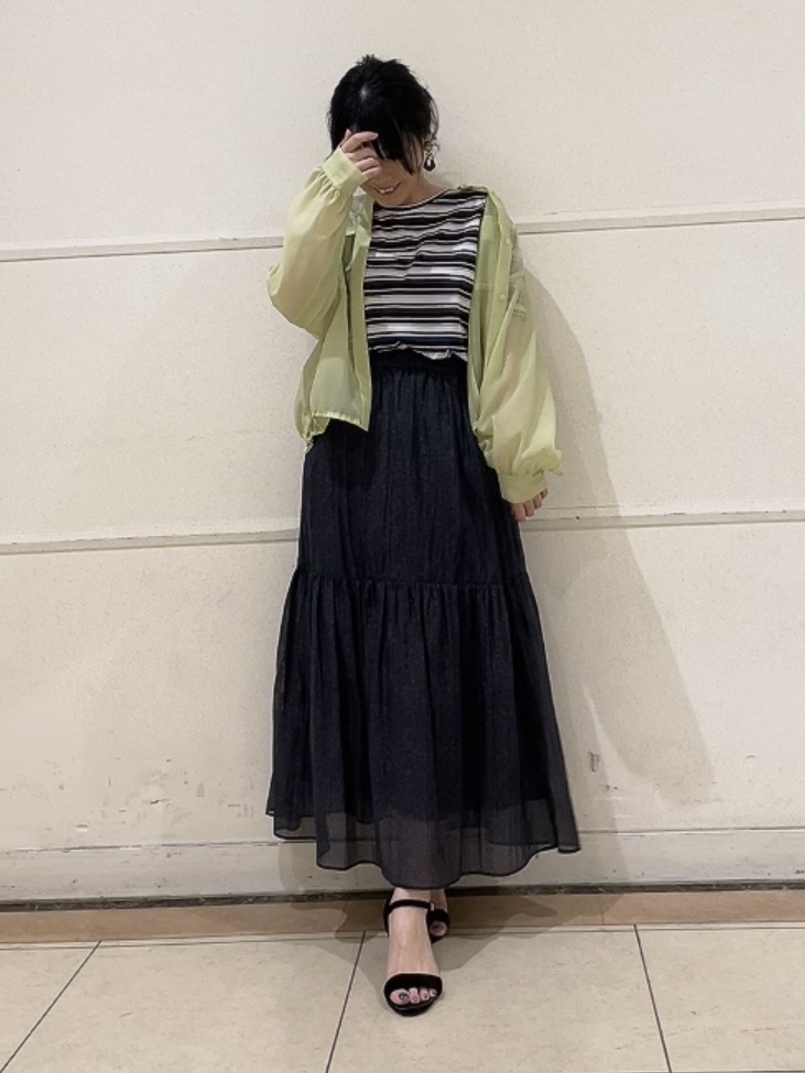 watanabeさんの「UNTITLED｜【トレンド／2WAY】裾ドロスト付きシアーブラウスブルゾン」を使ったコーディネート
