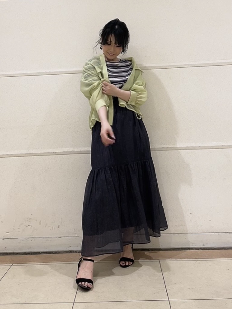 watanabeさんの「UNTITLED｜【トレンド／2WAY】裾ドロスト付きシアーブラウスブルゾン」を使ったコーディネート