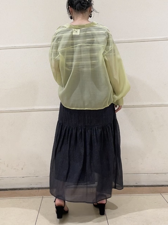 watanabeさんの「UNTITLED｜【トレンド／2WAY】裾ドロスト付きシアーブラウスブルゾン」を使ったコーディネート