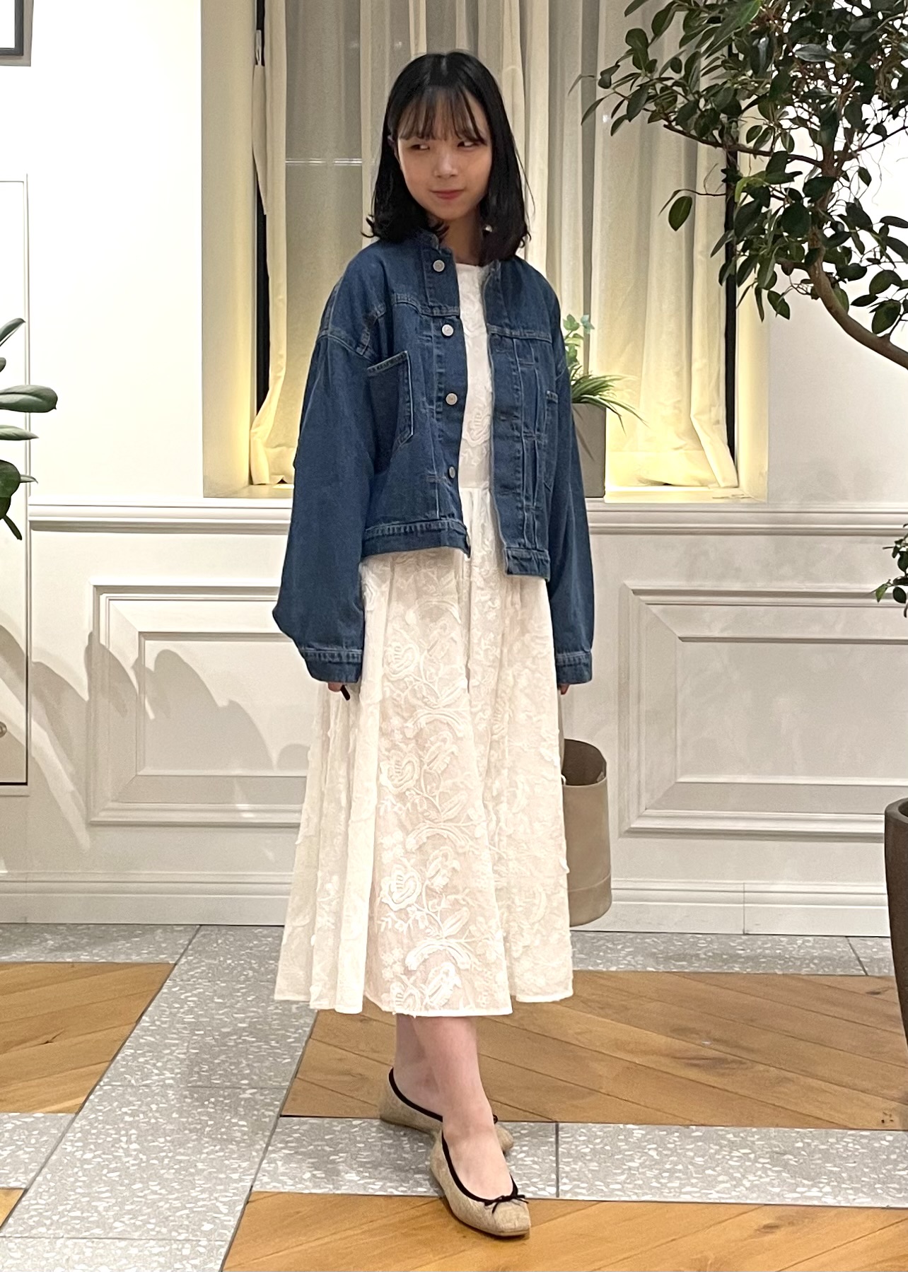 Lilyさんの「DRESSTERIOR｜【ウォッシャブル】コットン エンブロイダリードレス」を使ったコーディネート