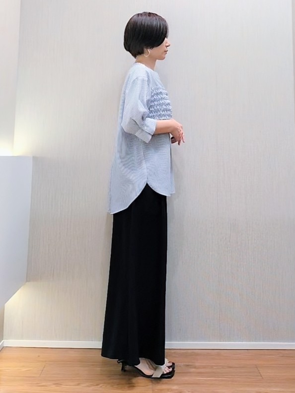 ミズタさんの「UNTITLED｜【接触冷感/通気性/洗える】フロントフリルブラウス」を使ったコーディネート