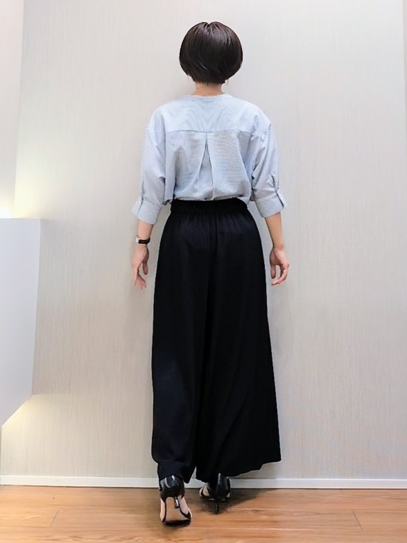 ミズタさんの「UNTITLED｜【接触冷感/通気性/洗える】フロントフリルブラウス」を使ったコーディネート