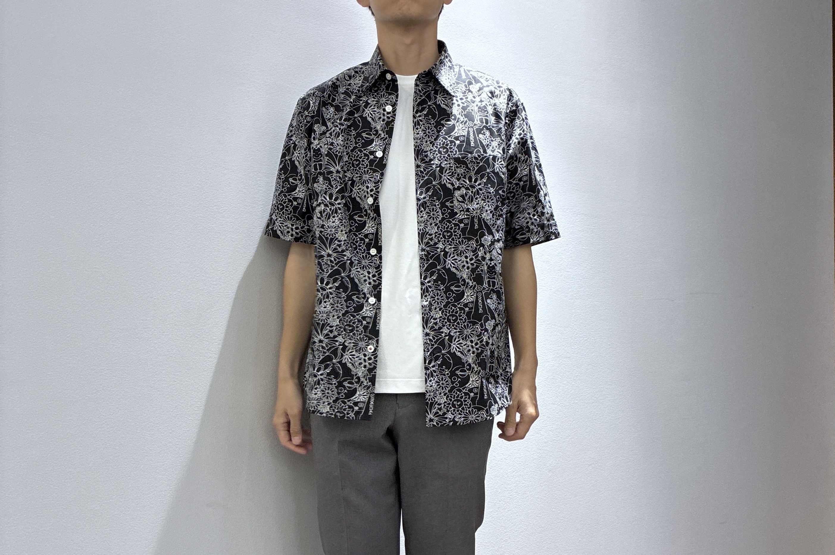 わいずみさんの「TAKEO KIKUCHI｜【BOWLER HAT LABEL】ビリケンさんプリント 半袖シャツ」を使ったコーディネート