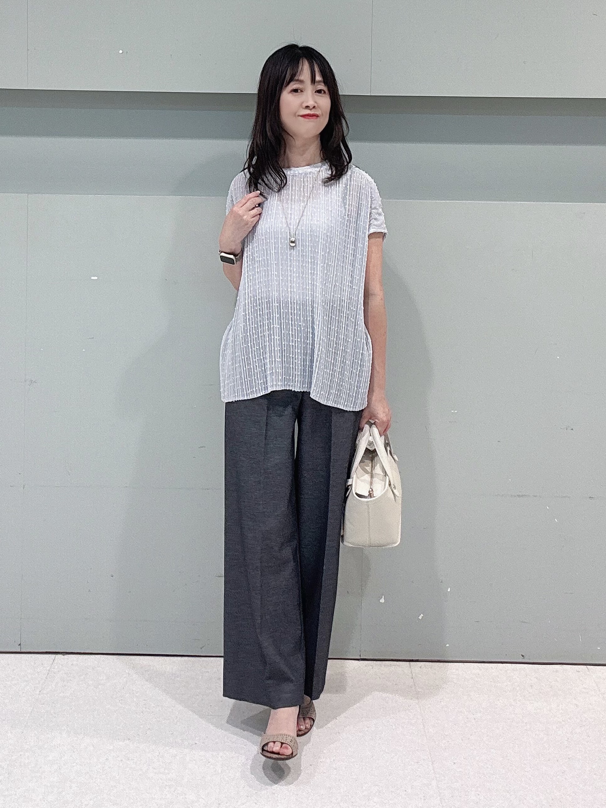 makiさんの「UNTITLED｜【接触冷感/洗える/後ろウエストゴム】オックスワイドパンツ」を使ったコーディネート