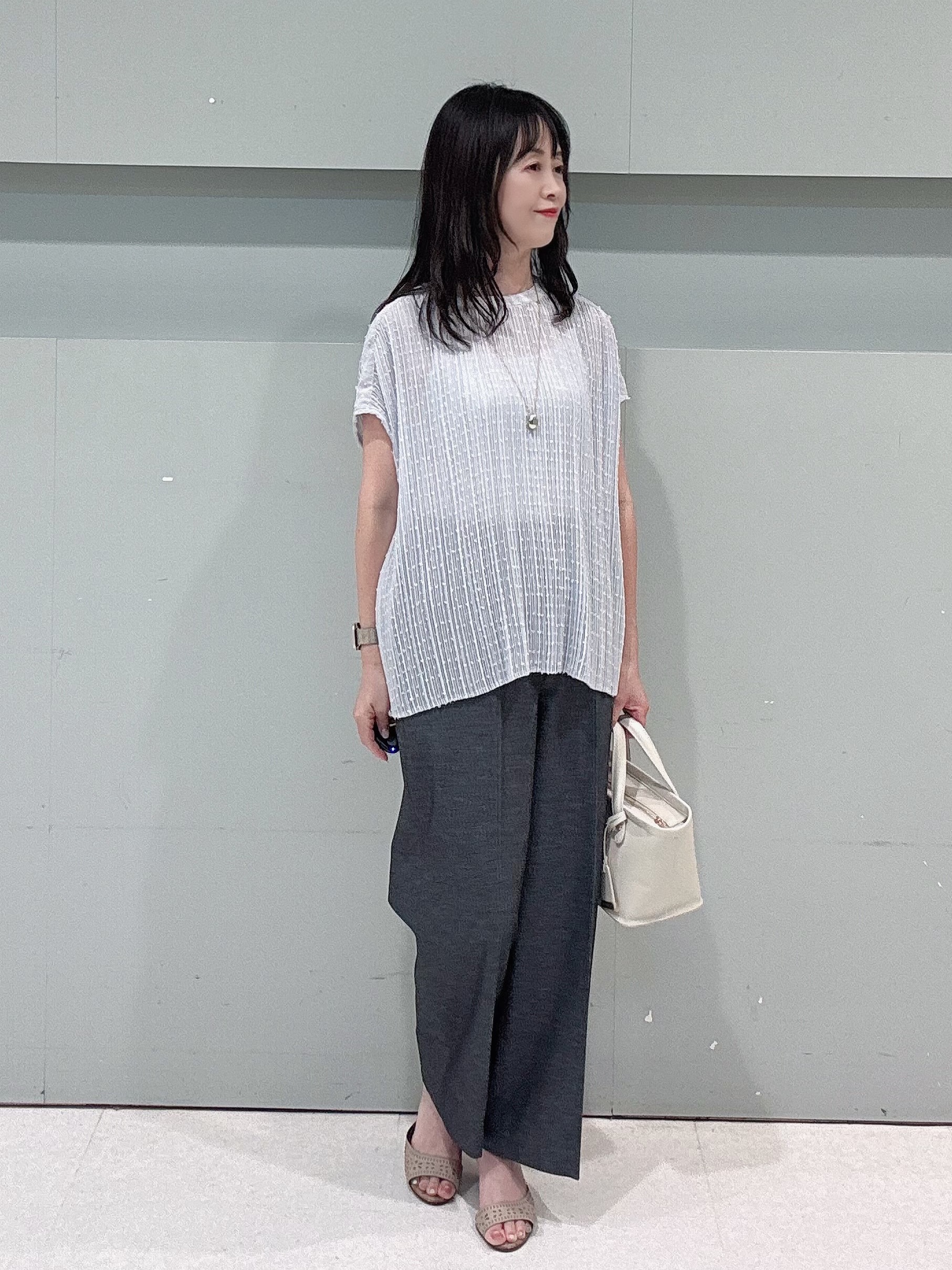 makiさんの「UNTITLED｜【接触冷感/洗える/後ろウエストゴム】オックスワイドパンツ」を使ったコーディネート
