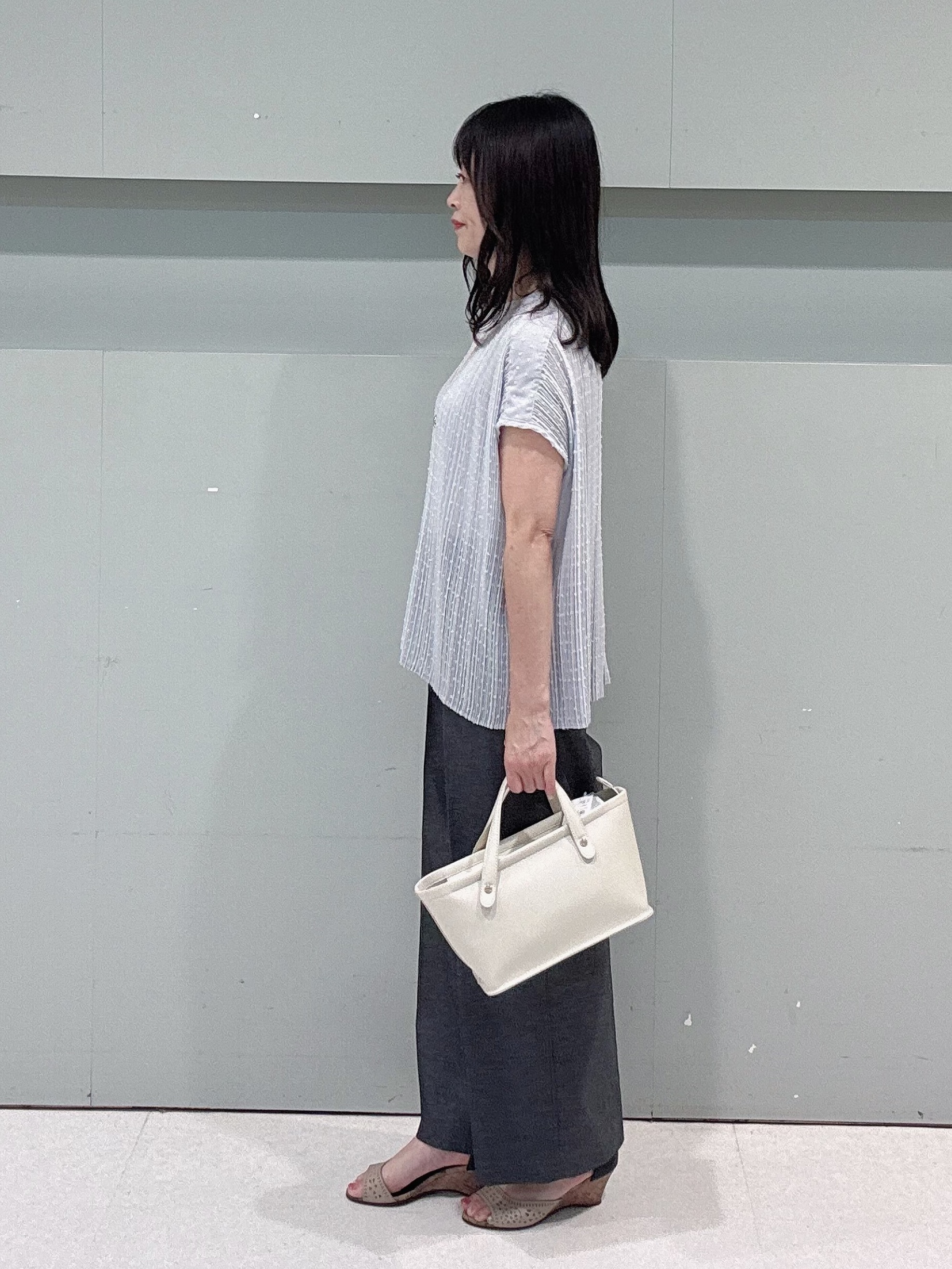 makiさんの「UNTITLED｜【接触冷感/洗える/後ろウエストゴム】オックスワイドパンツ」を使ったコーディネート