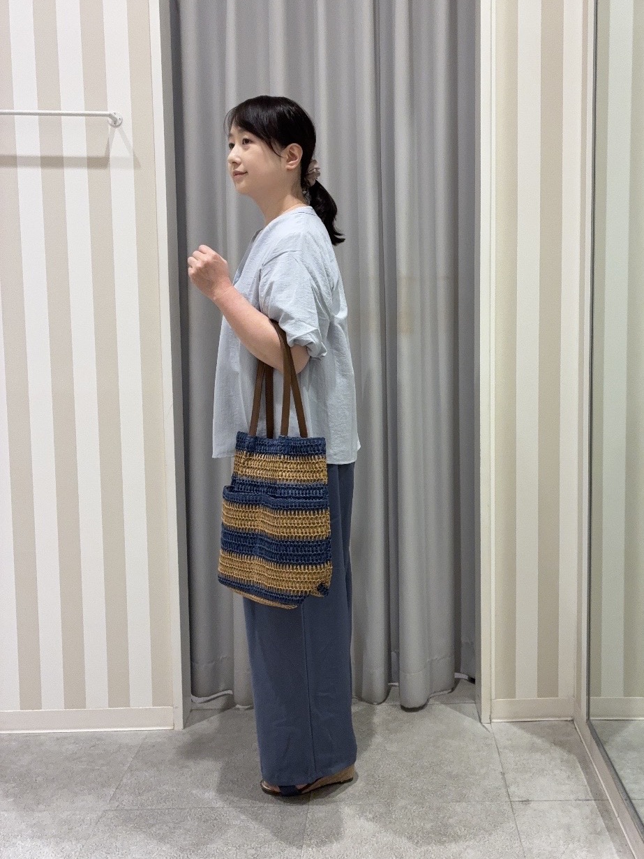 vanseさんの「SHOO･LA･RUE｜【S-LL/洗濯機可】バルーンスリーブ　キーネックブラウス」を使ったコーディネート