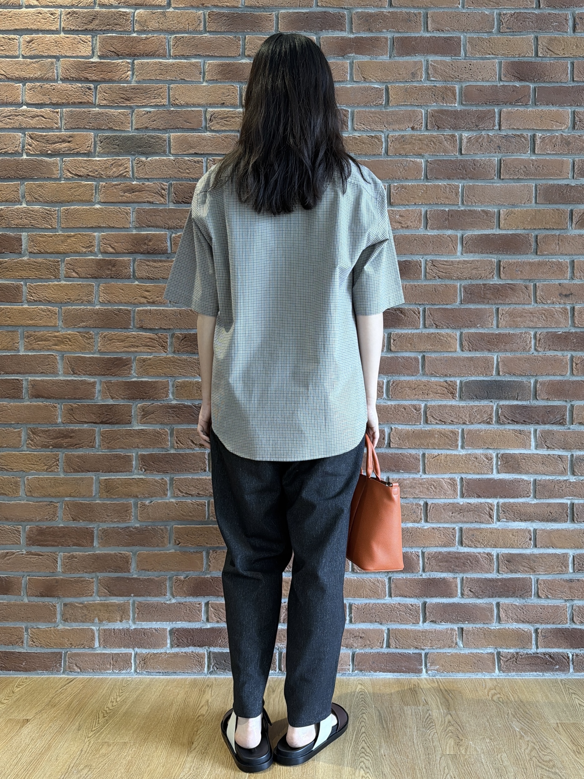 Akutagawaさんの「TAKEO KIKUCHI｜ワンポイント 半袖ギンガムチェックシャツ」を使ったコーディネート