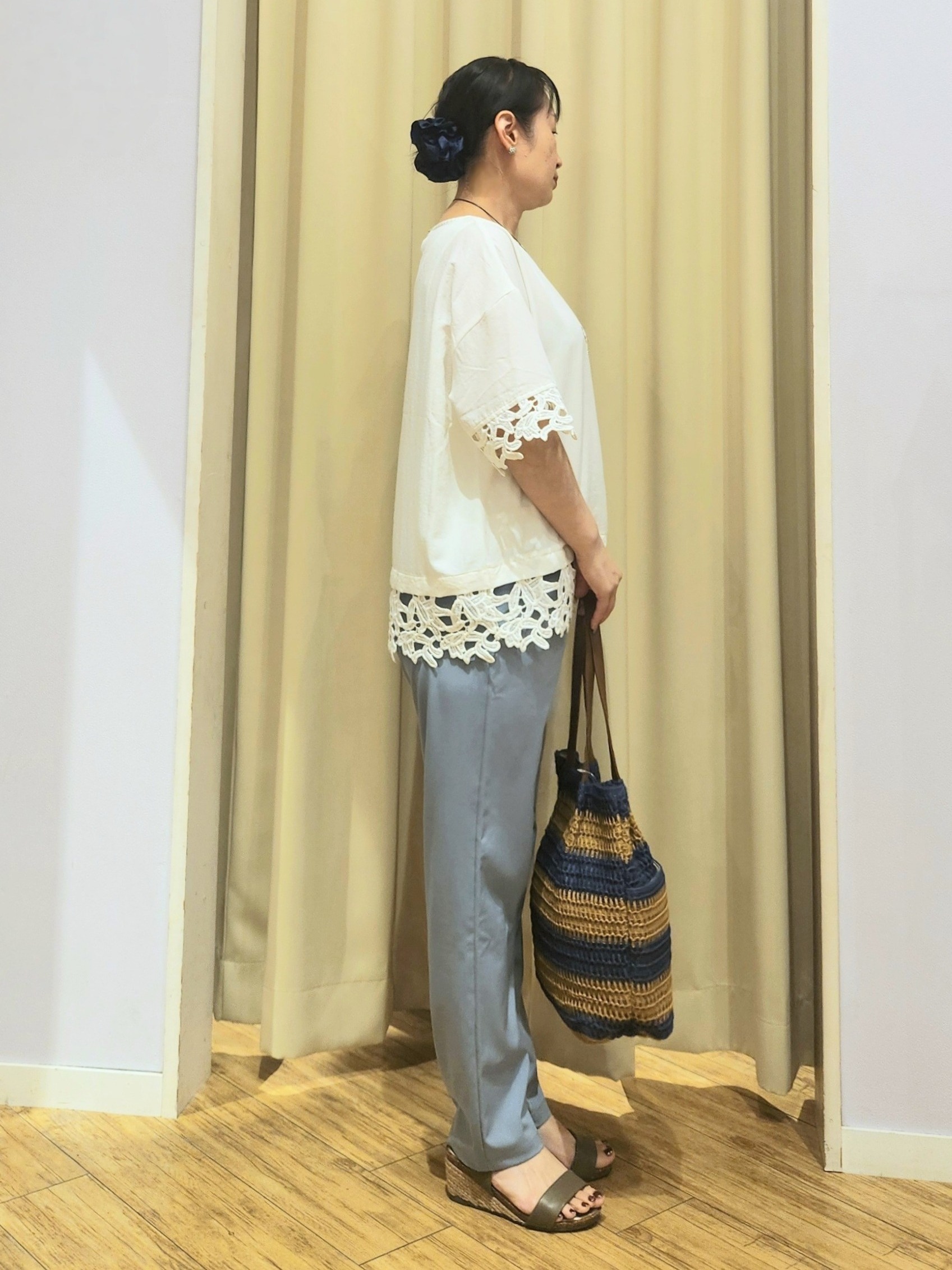 くまさんの「SHOO･LA･RUE｜【ひんやり/洗濯後しわになりにくい/S-LL】コーデの主役になる レース付きブラウス」を使ったコーディネート