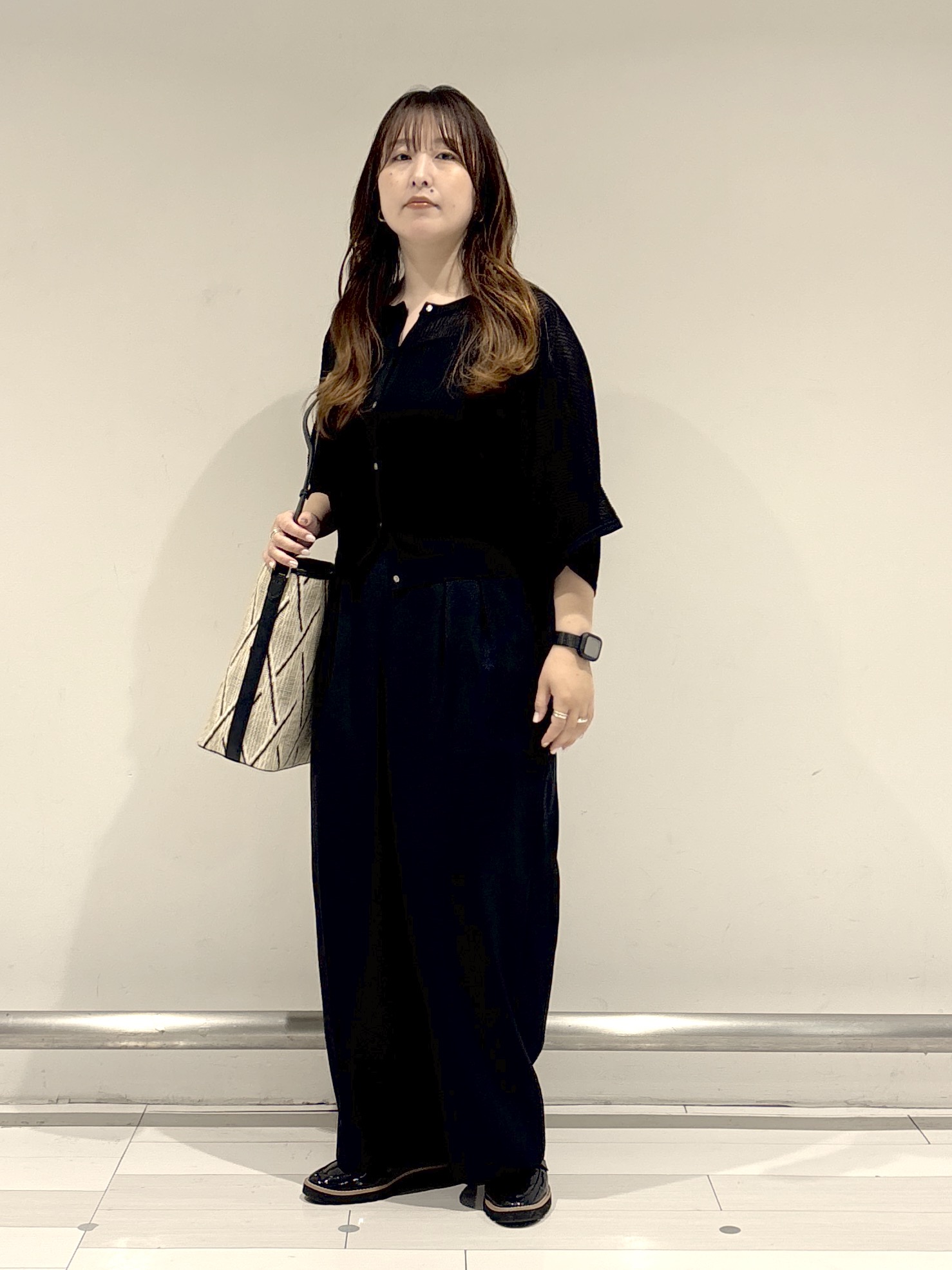 nakamuraさんの「Reflect｜【前後2WAY】オフボディ リラクシーニット」を使ったコーディネート