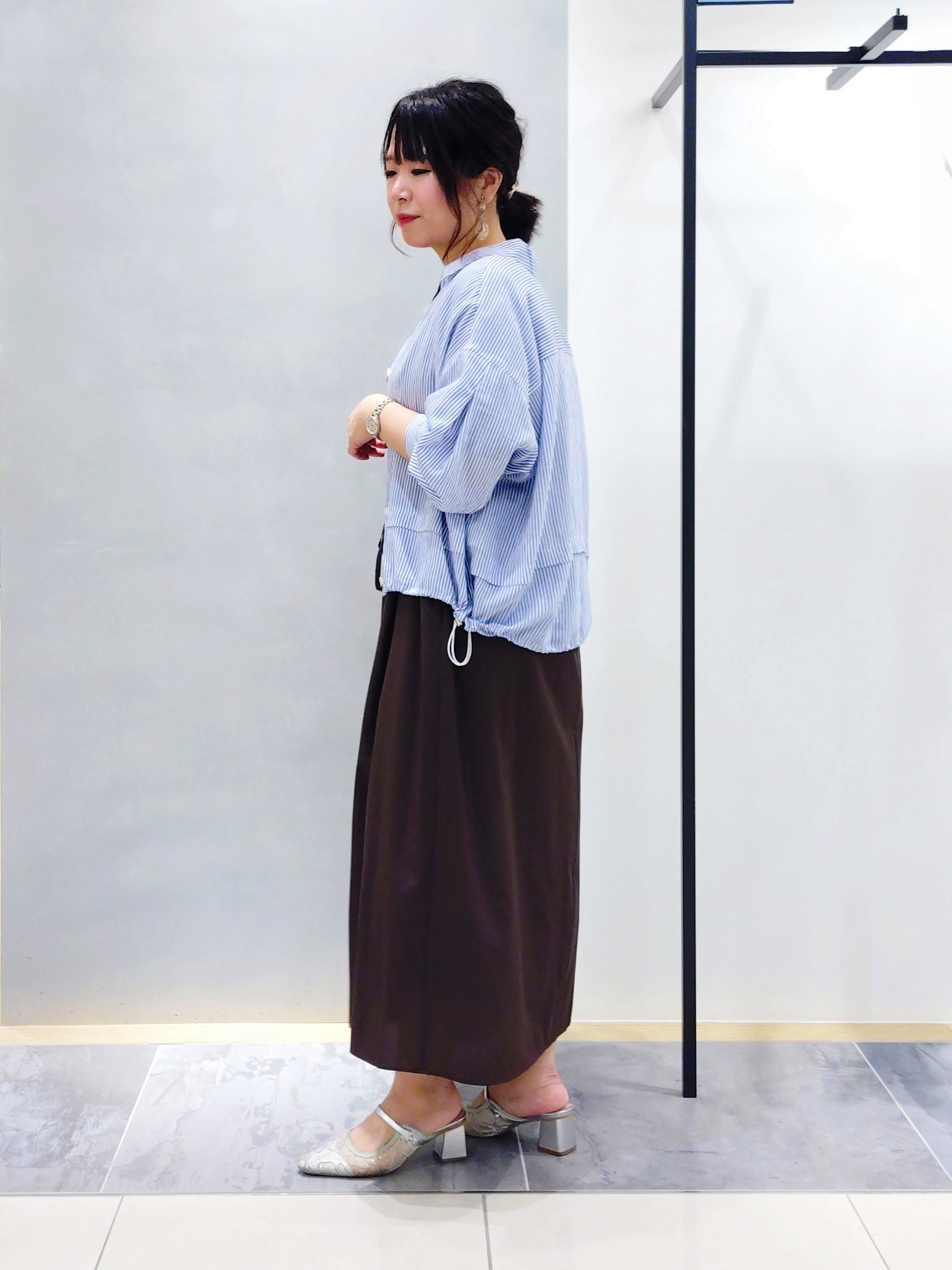 TOMOMIさんの「INDIVI｜【撥水／UVカット】ベルト付きワンピース」を使ったコーディネート