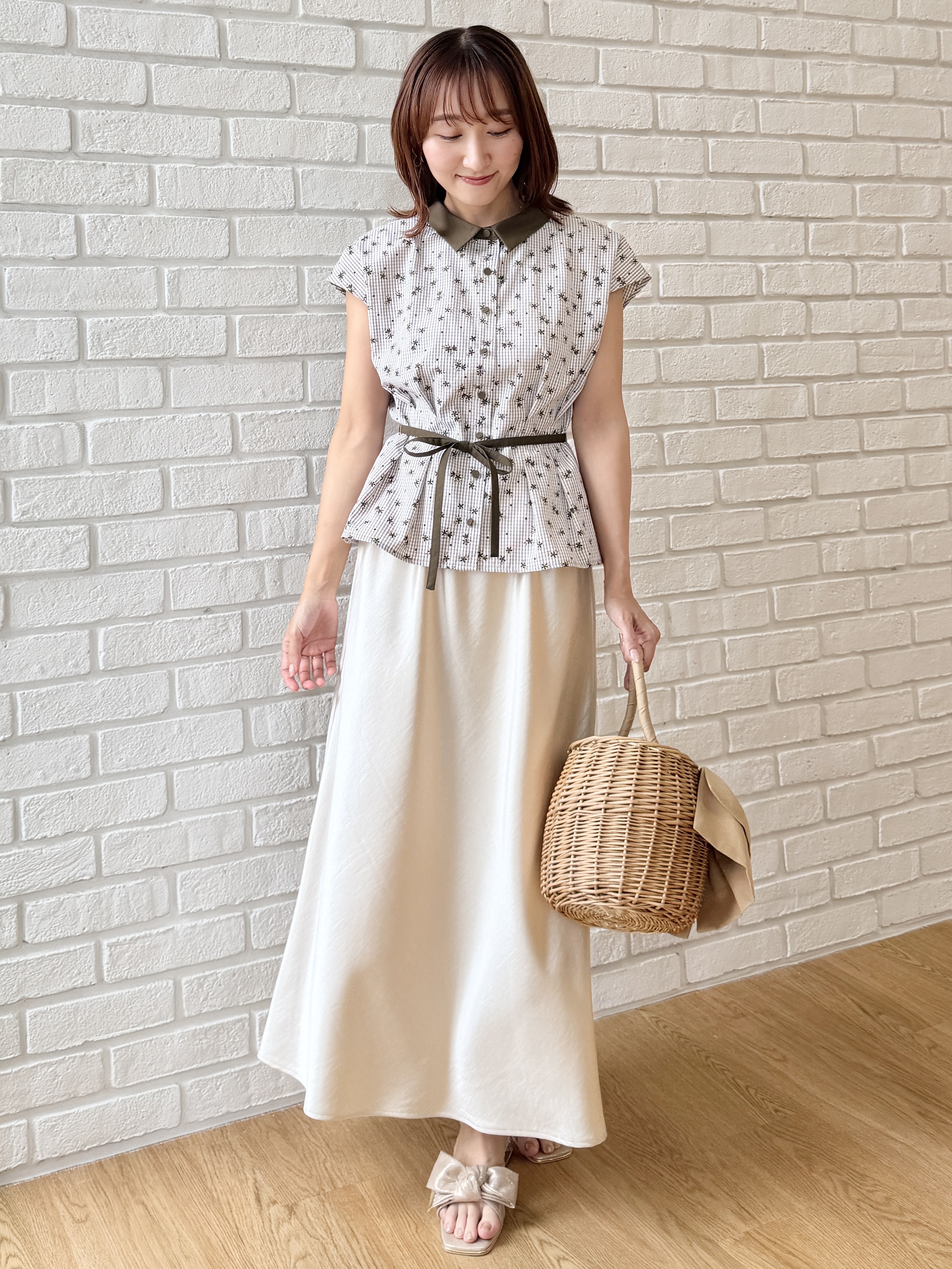 みぃさんの「Couture brooch｜【洗える】フラワープリント チェックシャツ」を使ったコーディネート