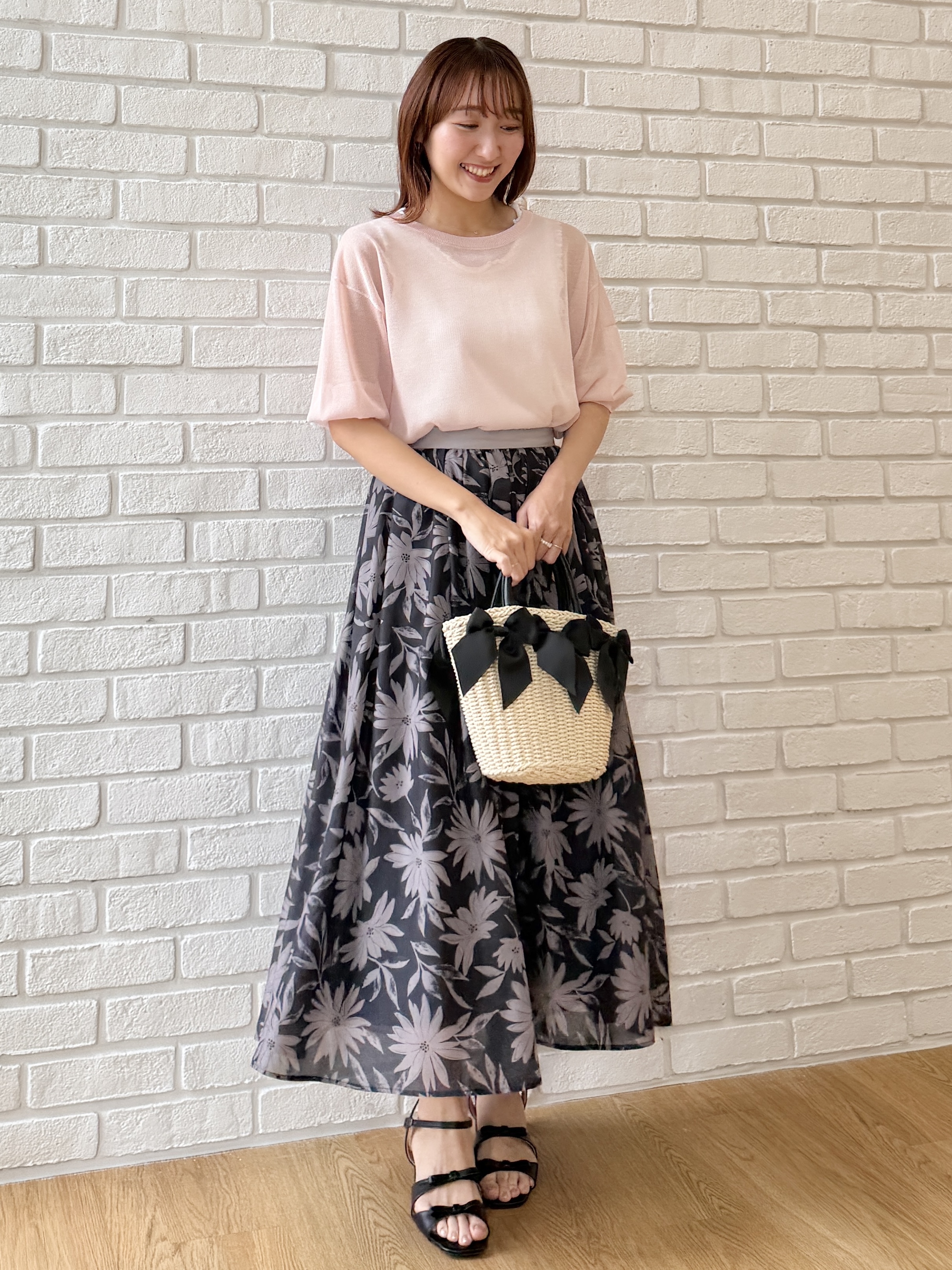 みぃさんの「Couture brooch｜【前後2WAY・洗える】愛され5分袖シアーカーディガン」を使ったコーディネート