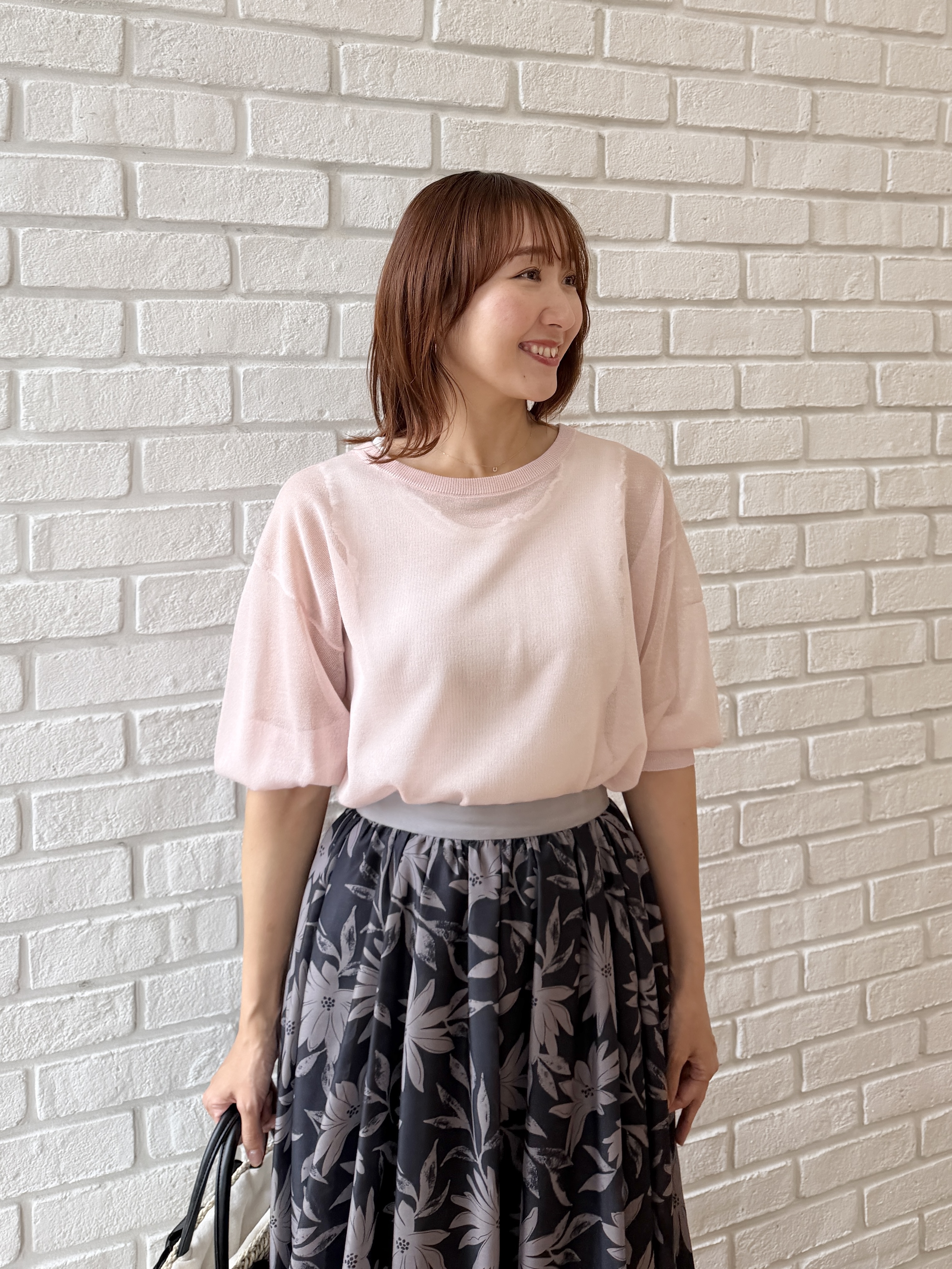 みぃさんの「Couture brooch｜【前後2WAY・洗える】愛され5分袖シアーカーディガン」を使ったコーディネート