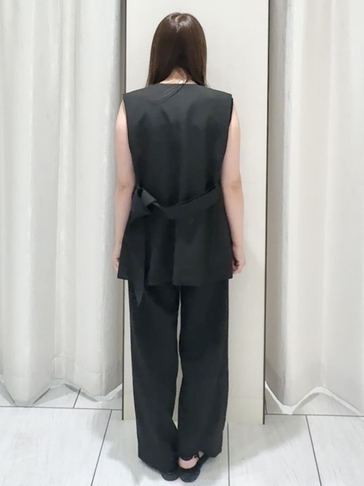 ʏᴜᴋɪᴋᴏさんの「UNTITLED｜【セットアップ可/UV/接触冷感】スラブキーネックジレ」を使ったコーディネート