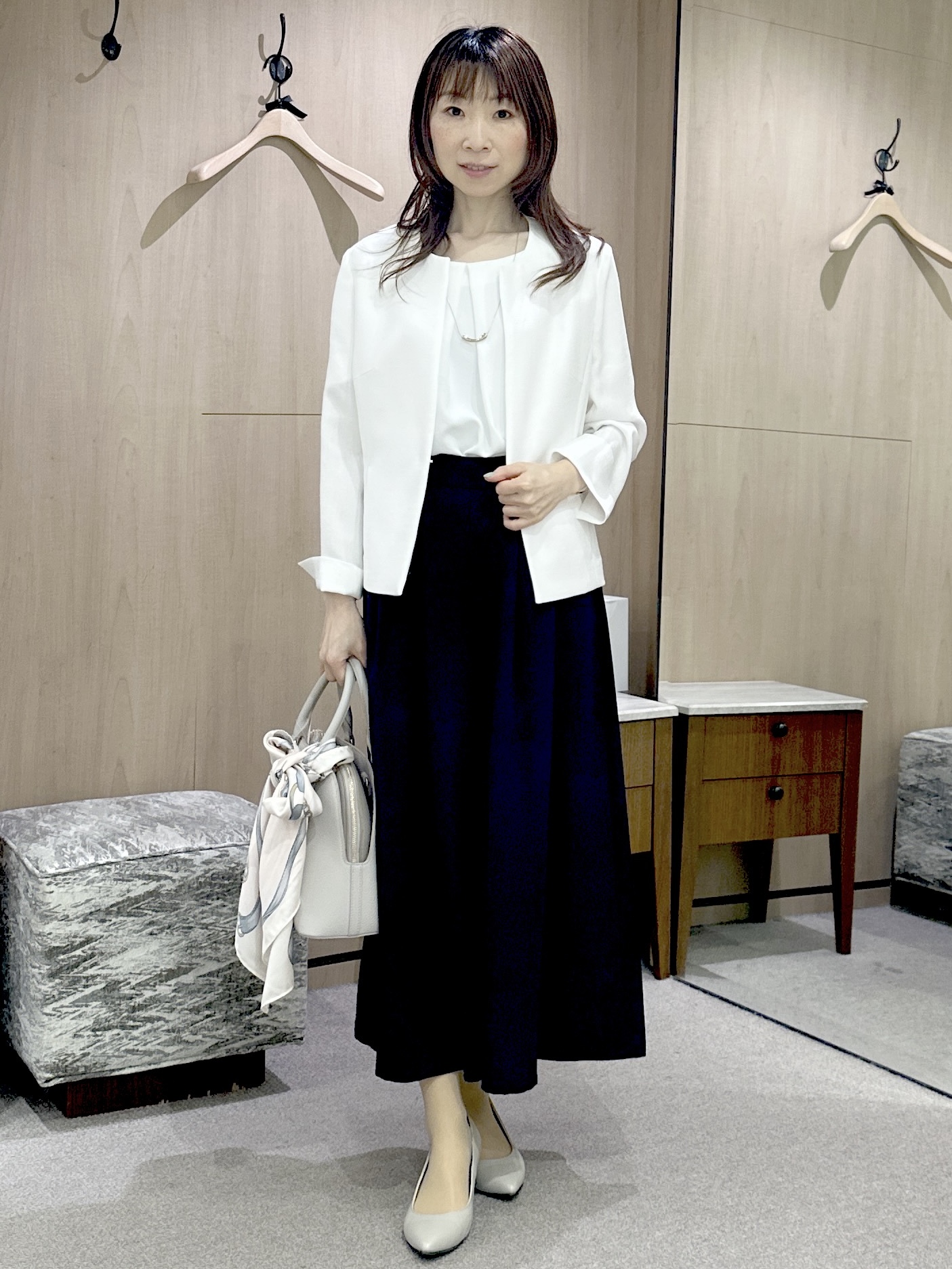 Miwaさんの「UNTITLED｜【前後2WAY/はっ水/セットアップ可】リラクシーフレンチスリーブブラウス」を使ったコーディネート