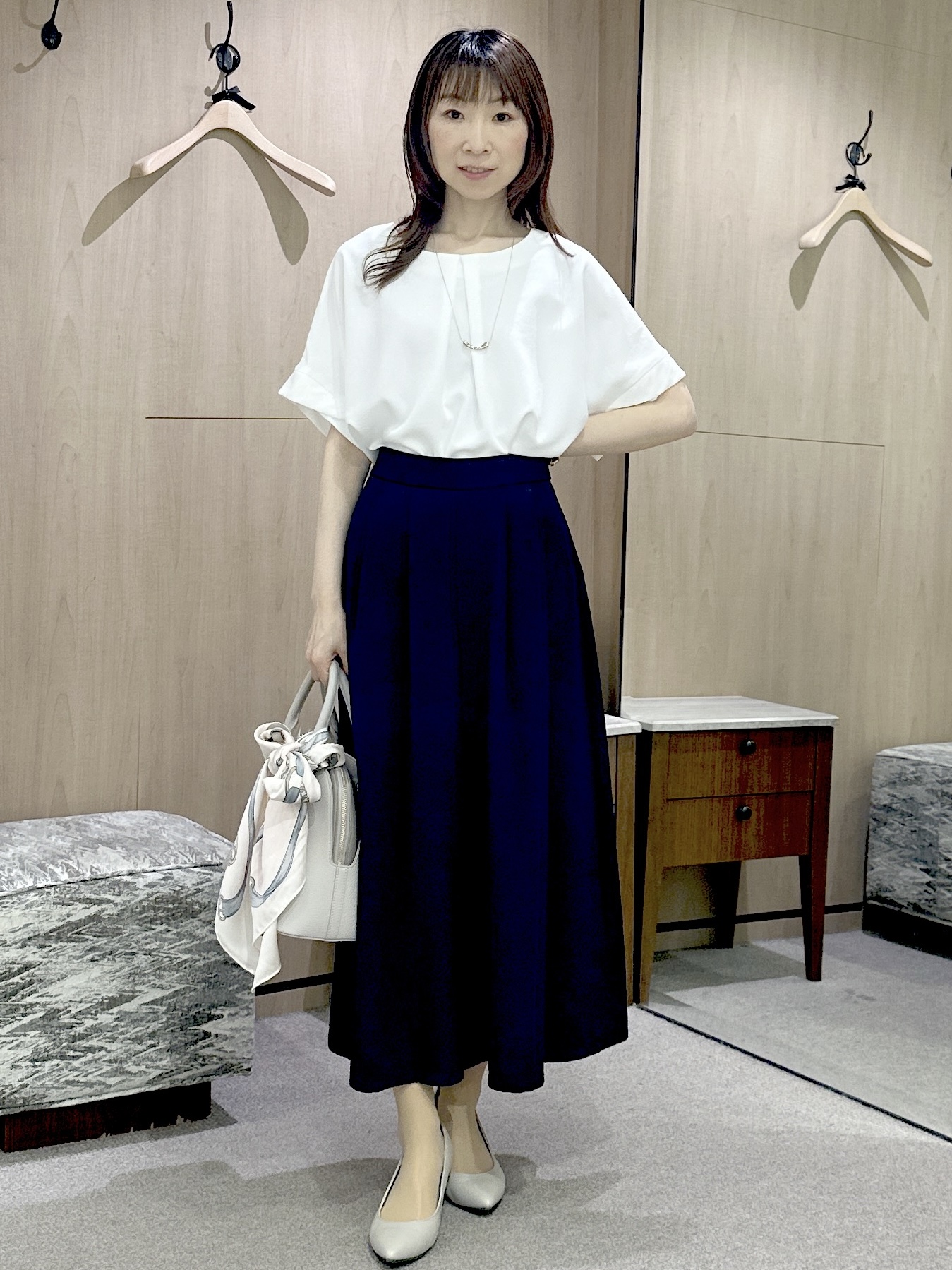 Miwaさんの「UNTITLED｜【前後2WAY/はっ水/セットアップ可】リラクシーフレンチスリーブブラウス」を使ったコーディネート