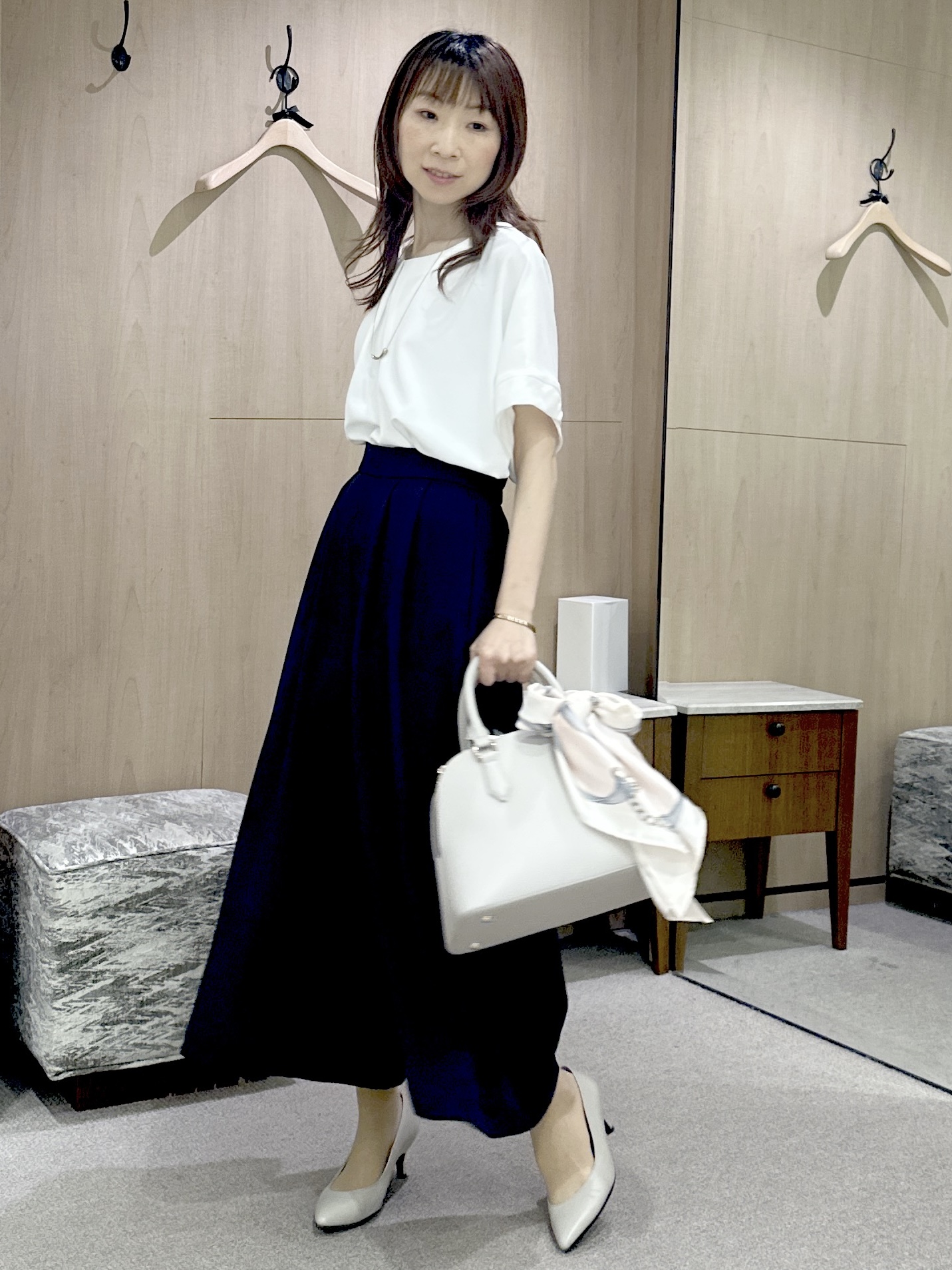 Miwaさんの「UNTITLED｜【前後2WAY/はっ水/セットアップ可】リラクシーフレンチスリーブブラウス」を使ったコーディネート