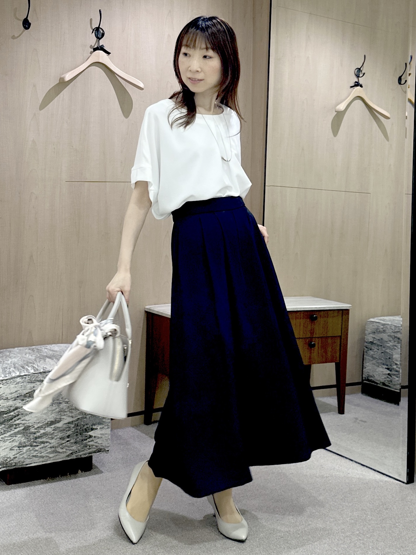 Miwaさんの「UNTITLED｜【前後2WAY/はっ水/セットアップ可】リラクシーフレンチスリーブブラウス」を使ったコーディネート