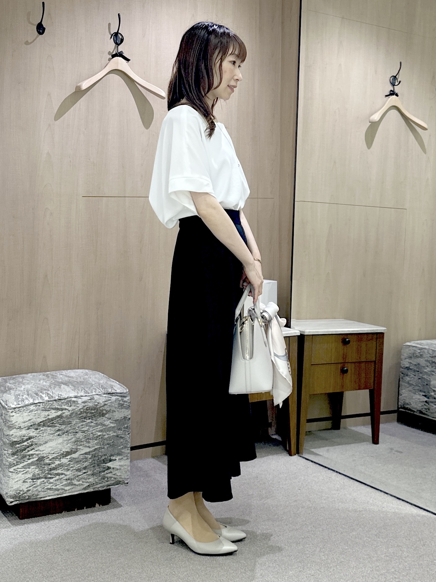 Miwaさんの「UNTITLED｜【前後2WAY/はっ水/セットアップ可】リラクシーフレンチスリーブブラウス」を使ったコーディネート