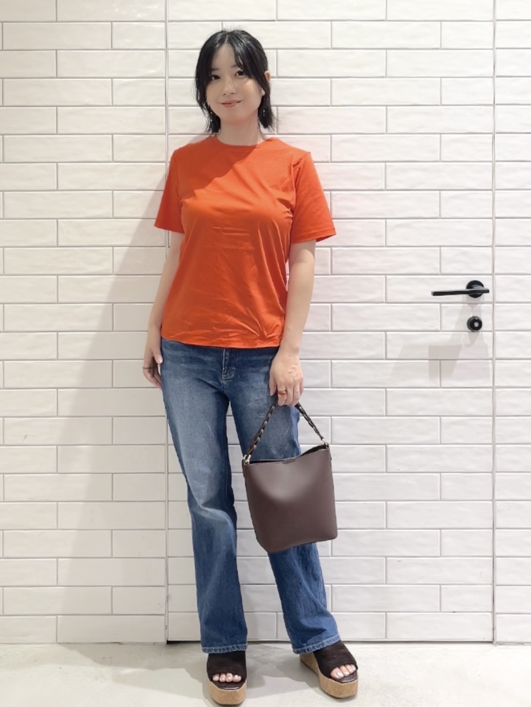 しおりさんの「OPAQUE.CLIP｜ベーシックTシャツ／オーガニックコットン混【洗濯機OK】」を使ったコーディネート