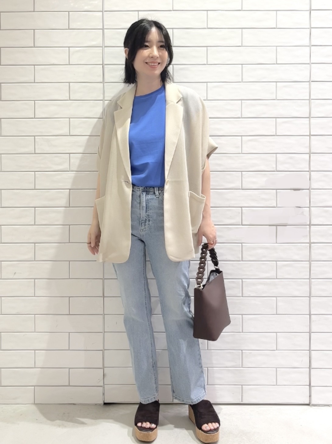 しおりさんの「OPAQUE.CLIP｜フレンチスリーブカットソー【洗濯機OK】」を使ったコーディネート